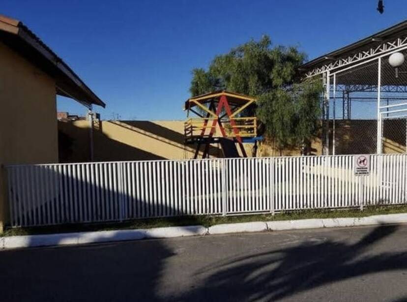 Casa à venda com 2 quartos, 47m² - Foto 4