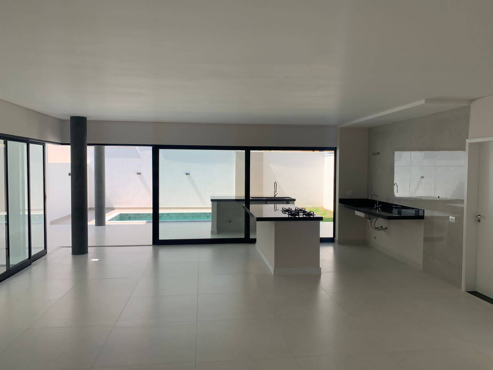 Casa à venda com 4 quartos, 270m² - Foto 4