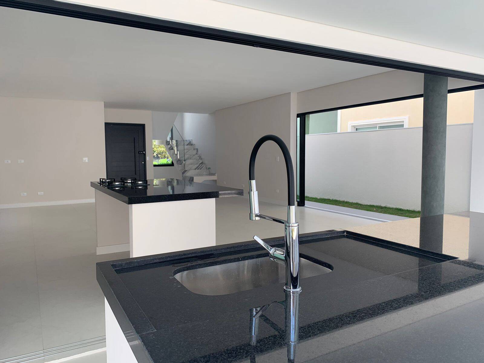Casa à venda com 4 quartos, 270m² - Foto 10