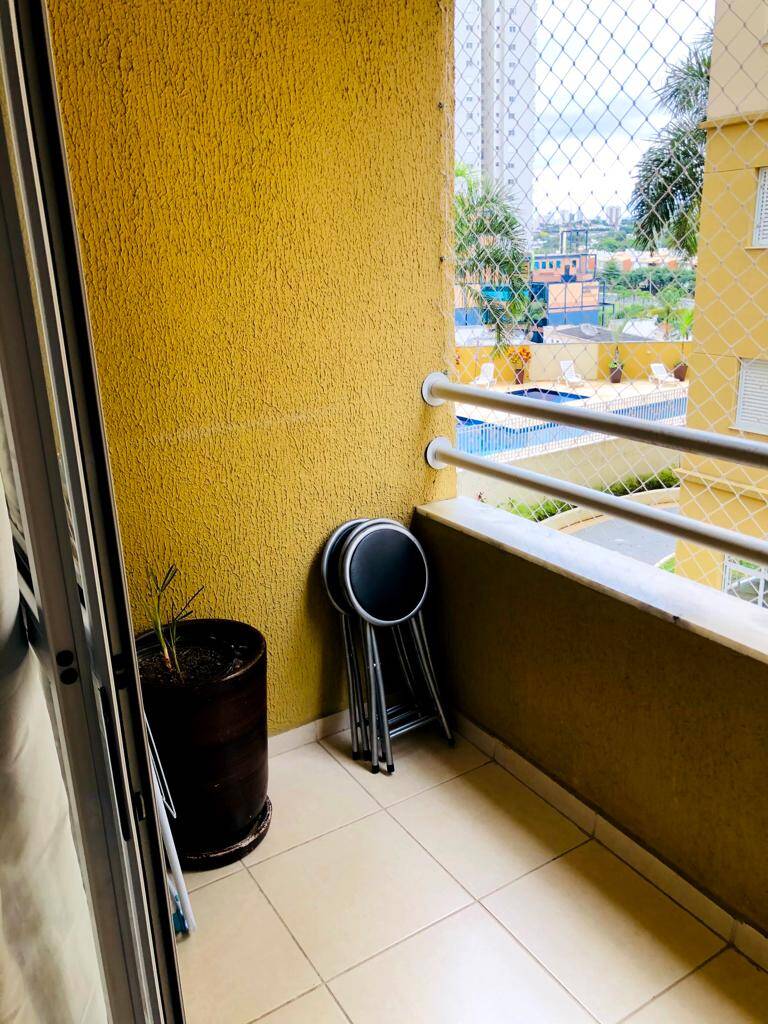 Apartamento à venda com 2 quartos, 70m² - Foto 3