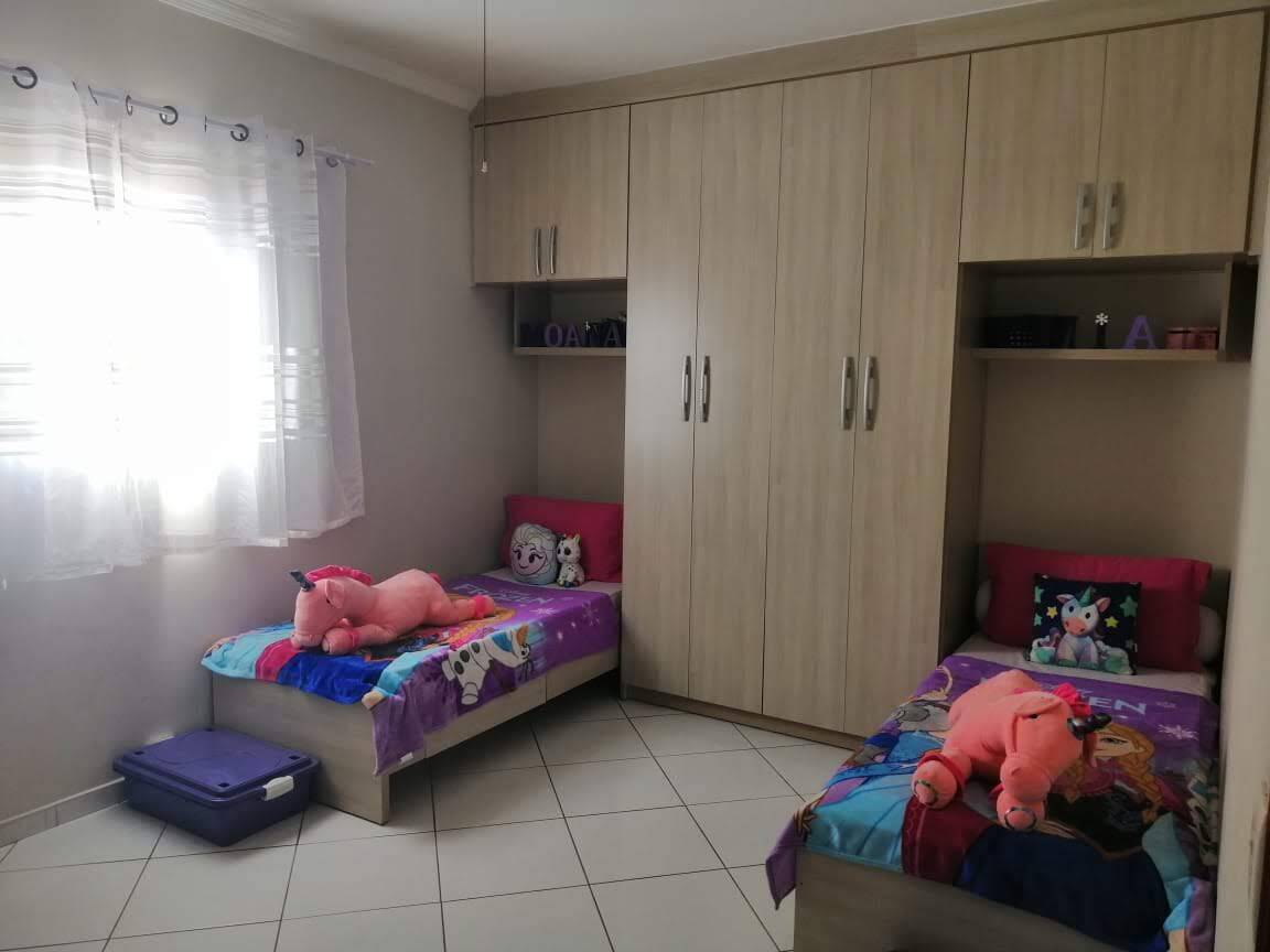 Casa à venda com 4 quartos, 195m² - Foto 4