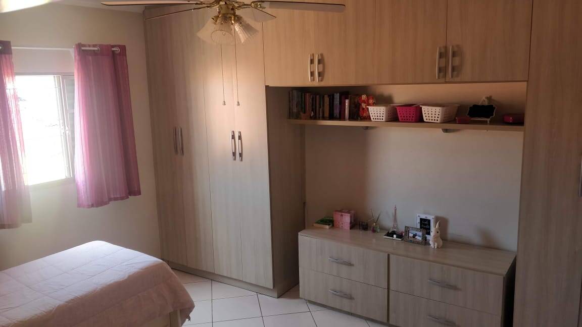 Casa à venda com 4 quartos, 195m² - Foto 8
