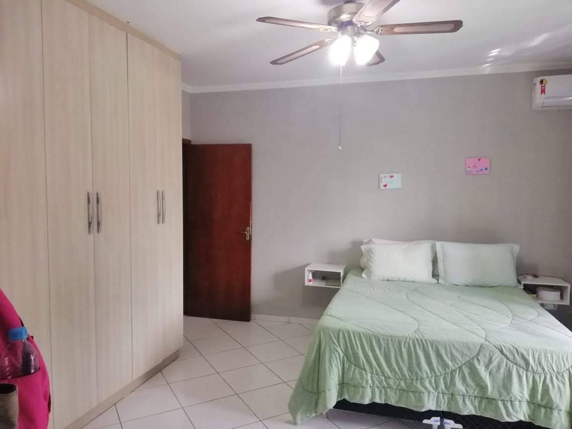 Casa à venda com 4 quartos, 195m² - Foto 11