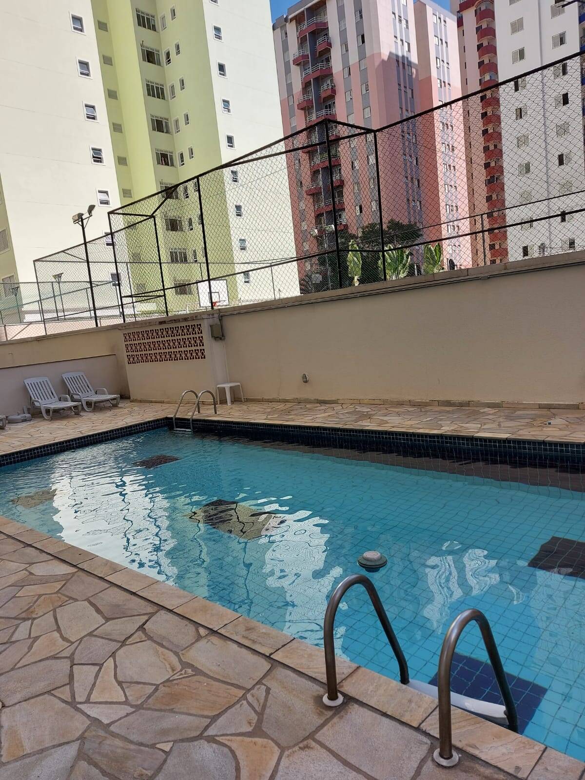 Apartamento à venda com 3 quartos, 83m² - Foto 2