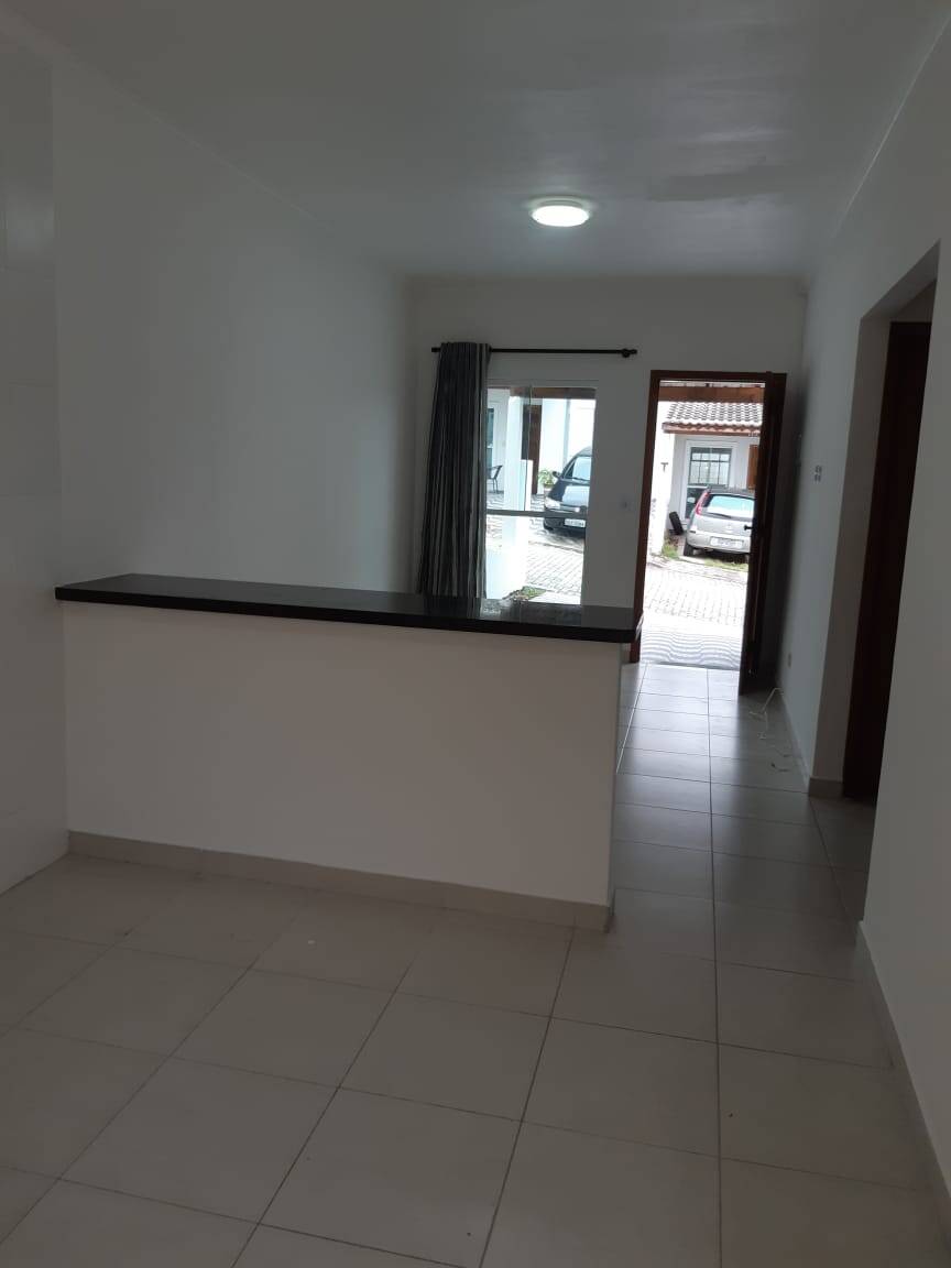 Casa à venda com 2 quartos, 67m² - Foto 4