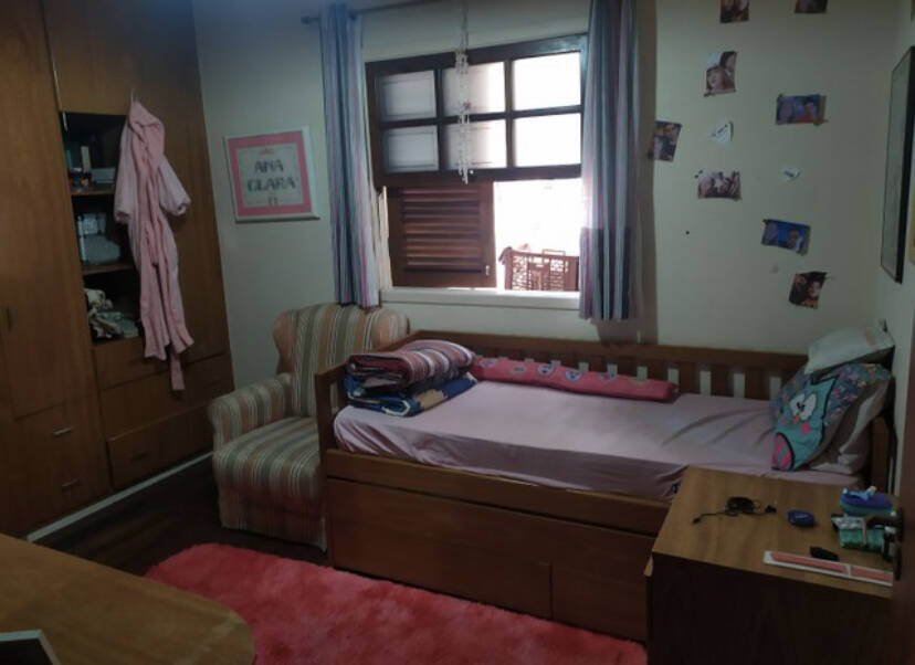 Casa à venda com 5 quartos, 262m² - Foto 4