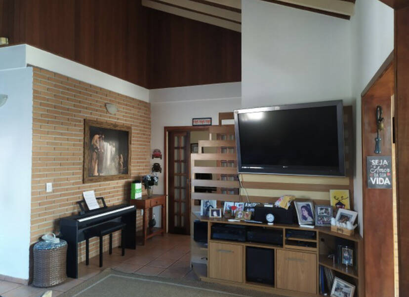 Casa à venda com 5 quartos, 262m² - Foto 1