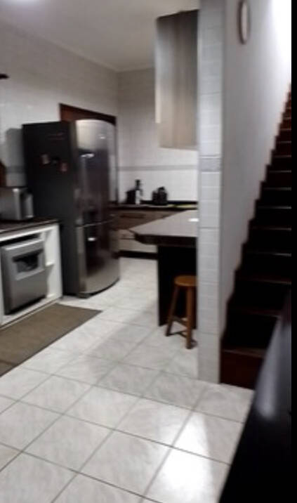 Casa à venda com 2 quartos, 170m² - Foto 8
