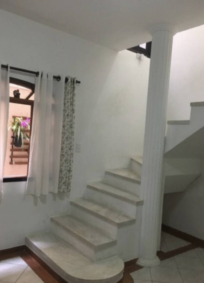 Casa à venda com 3 quartos, 300m² - Foto 2