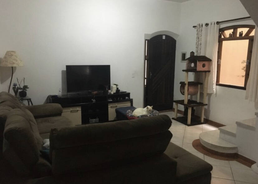Casa à venda com 3 quartos, 300m² - Foto 1