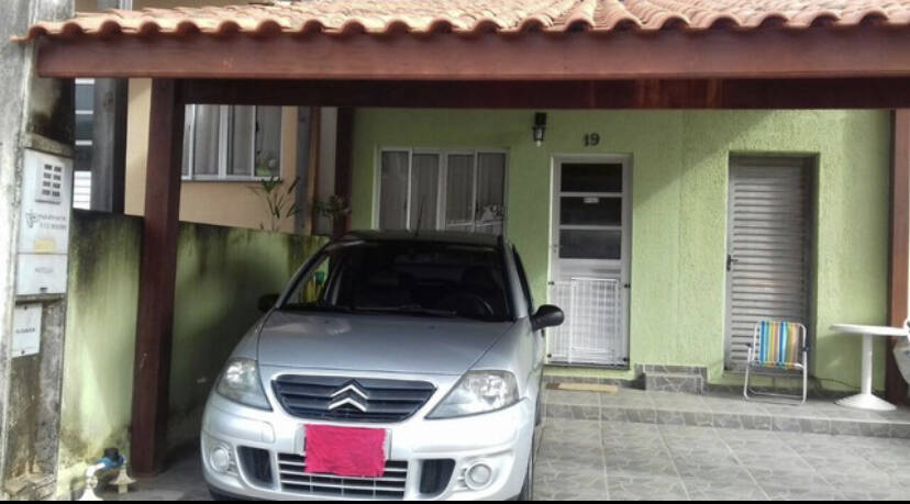 Casa à venda com 2 quartos, 72m² - Foto 1