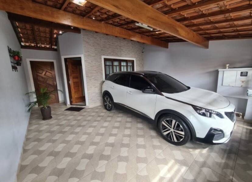 Casa à venda com 4 quartos, 96m² - Foto 1
