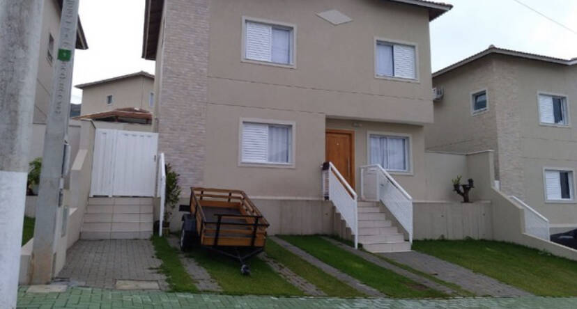 Casa à venda com 4 quartos, 264m² - Foto 1