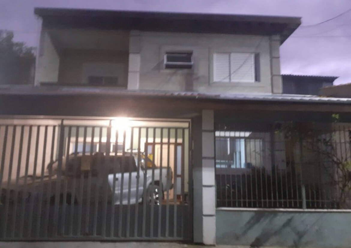 Casa à venda com 3 quartos, 140m² - Foto 1
