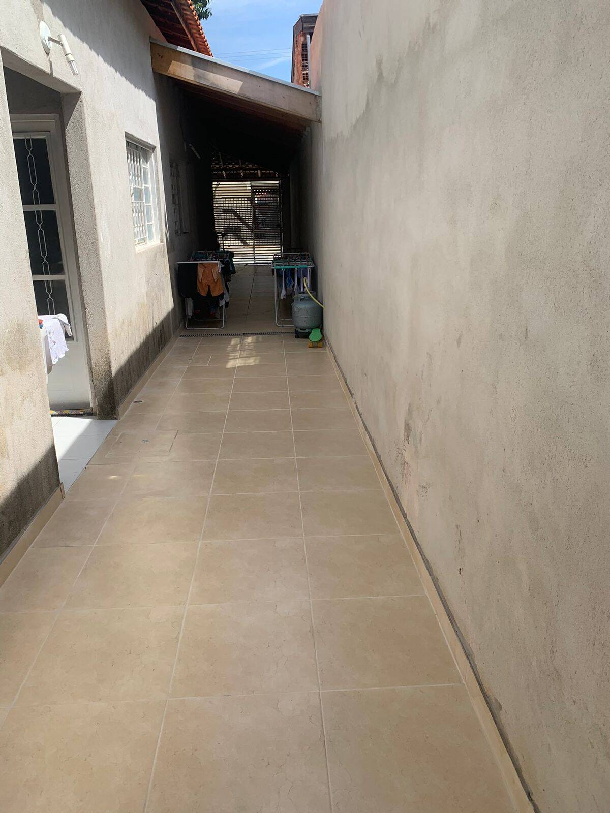 Casa à venda com 2 quartos, 64m² - Foto 2