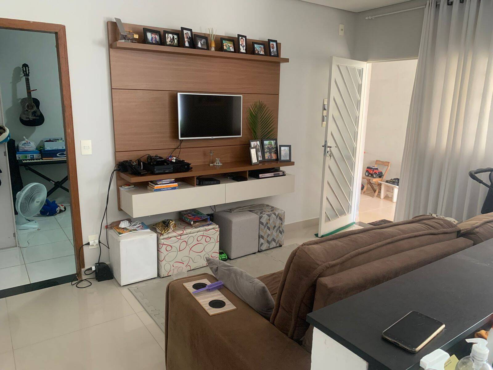 Casa à venda com 2 quartos, 64m² - Foto 1