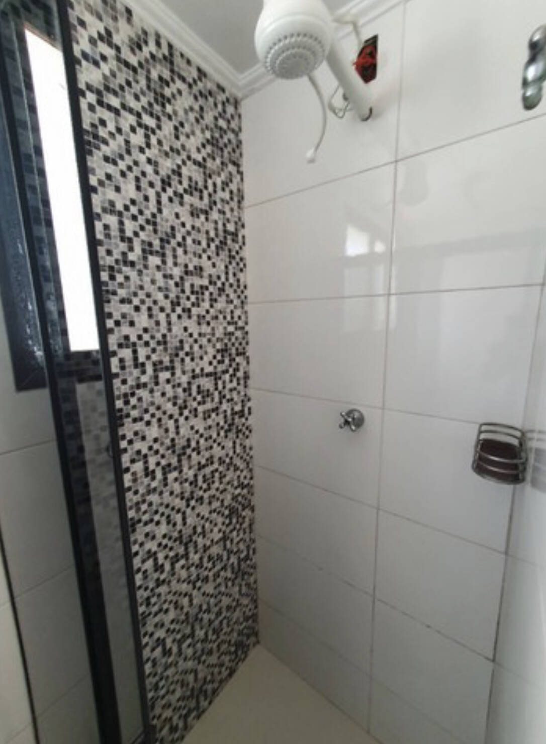 Apartamento à venda com 1 quarto, 42m² - Foto 2
