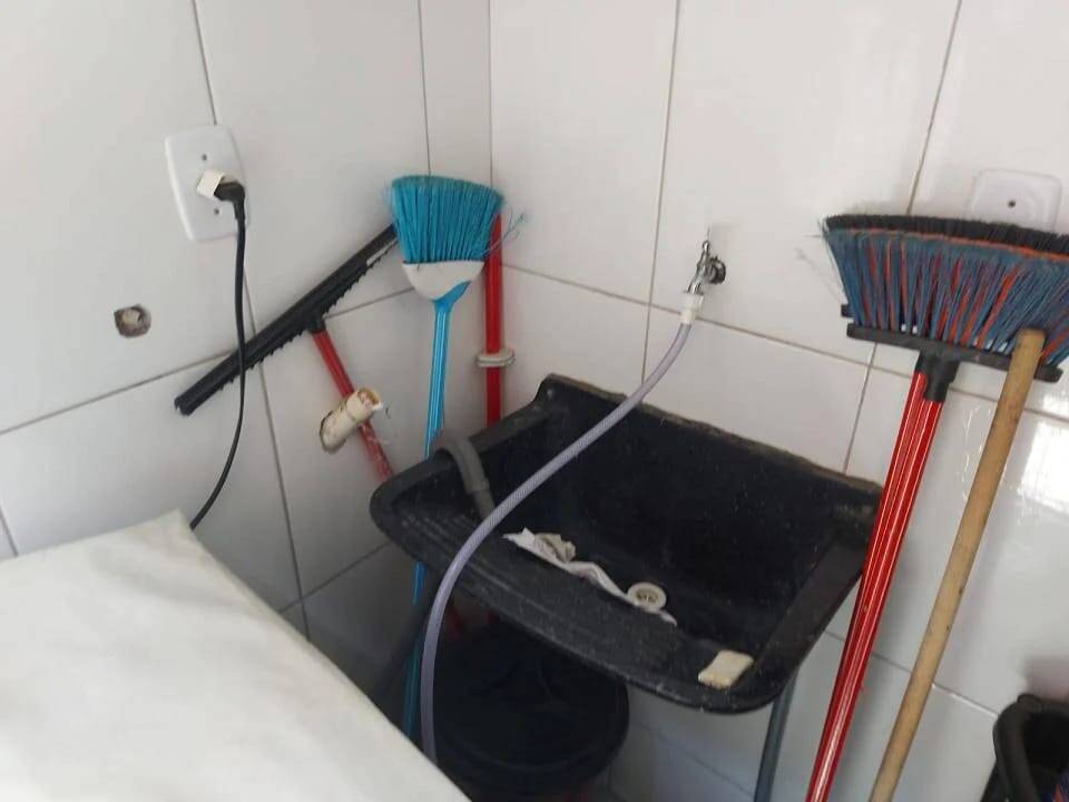 Casa à venda com 2 quartos, 80m² - Foto 9