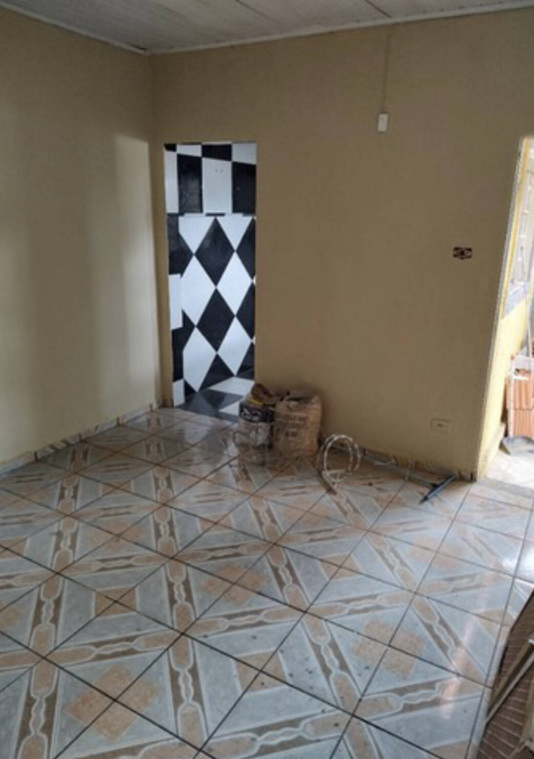Casa à venda com 1 quarto, 80m² - Foto 2