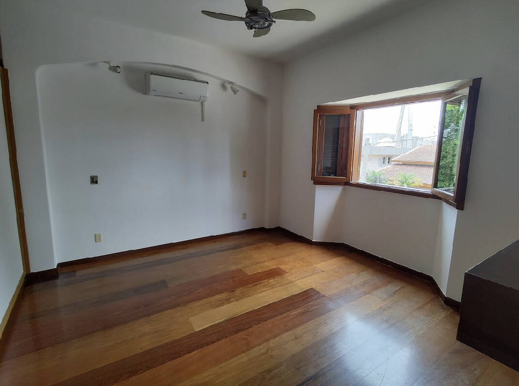 Casa à venda com 3 quartos, 337m² - Foto 5