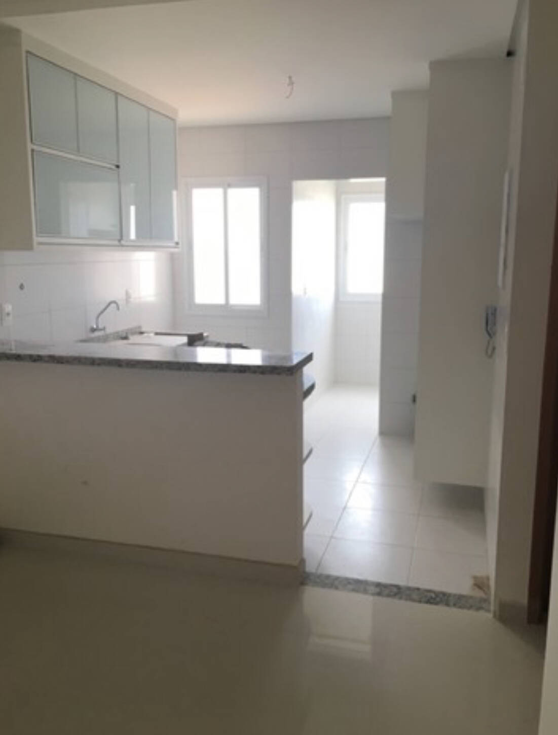 Apartamento à venda com 2 quartos, 69m² - Foto 1