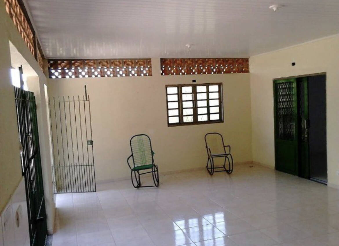 Casa à venda com 2 quartos, 1500m² - Foto 1