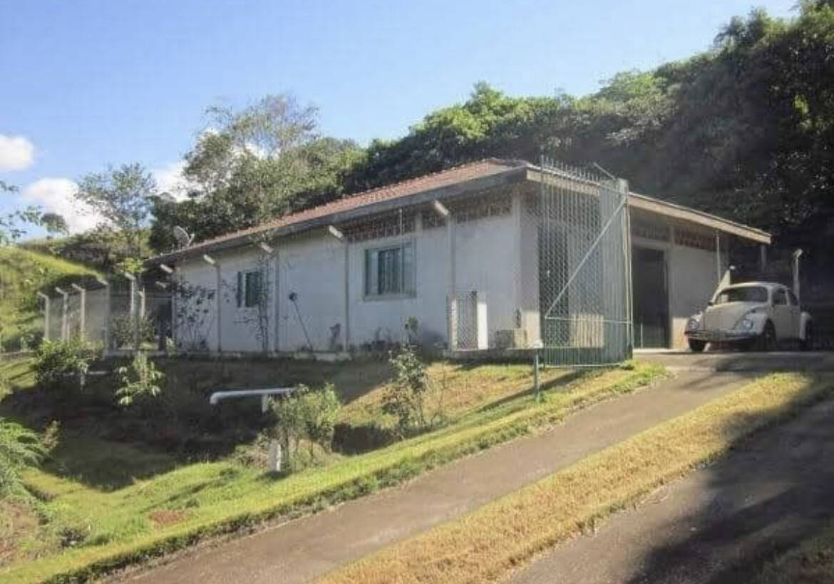 Casa à venda com 2 quartos, 1500m² - Foto 3