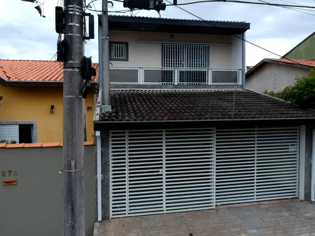Casa à venda com 4 quartos, 197m² - Foto 2
