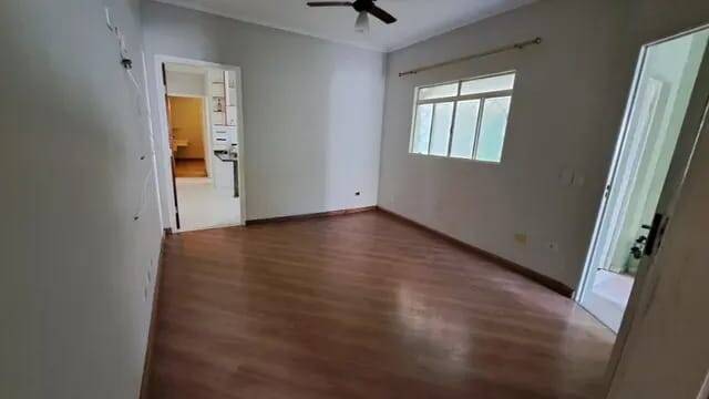 Casa à venda com 2 quartos, 62m² - Foto 4