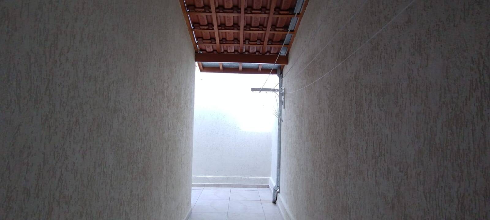 Casa à venda com 2 quartos, 68m² - Foto 5