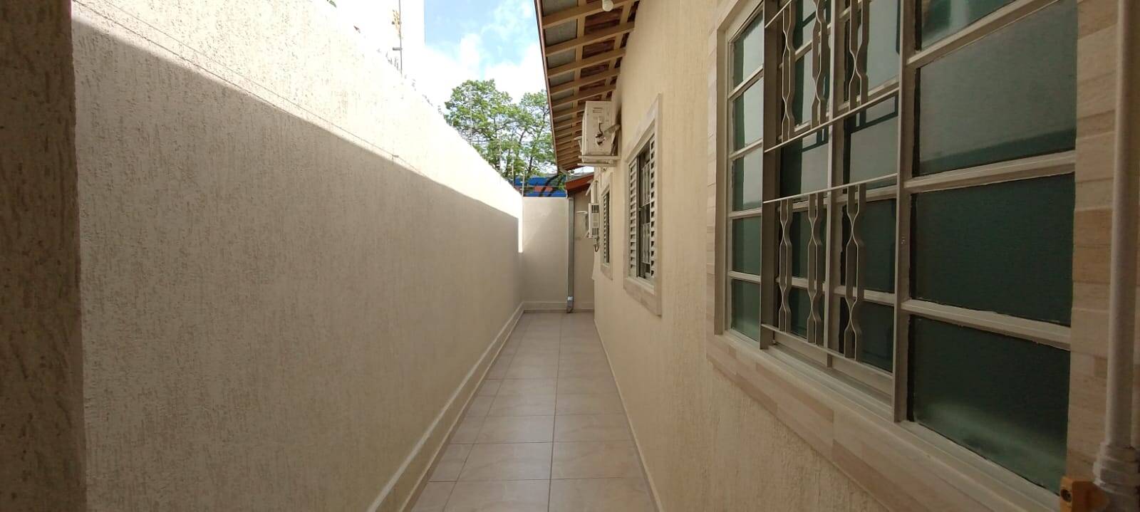 Casa à venda com 2 quartos, 68m² - Foto 7