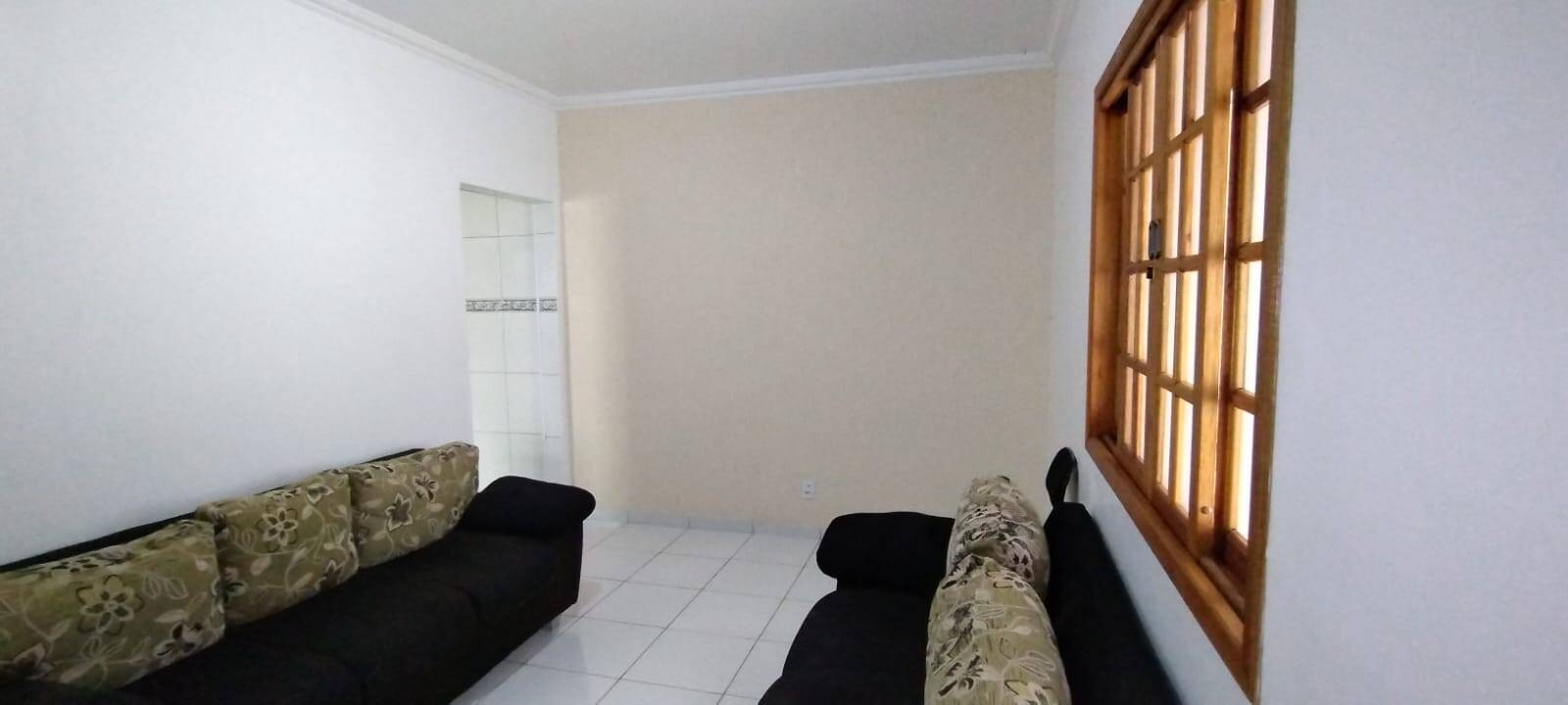 Casa à venda com 2 quartos, 68m² - Foto 2