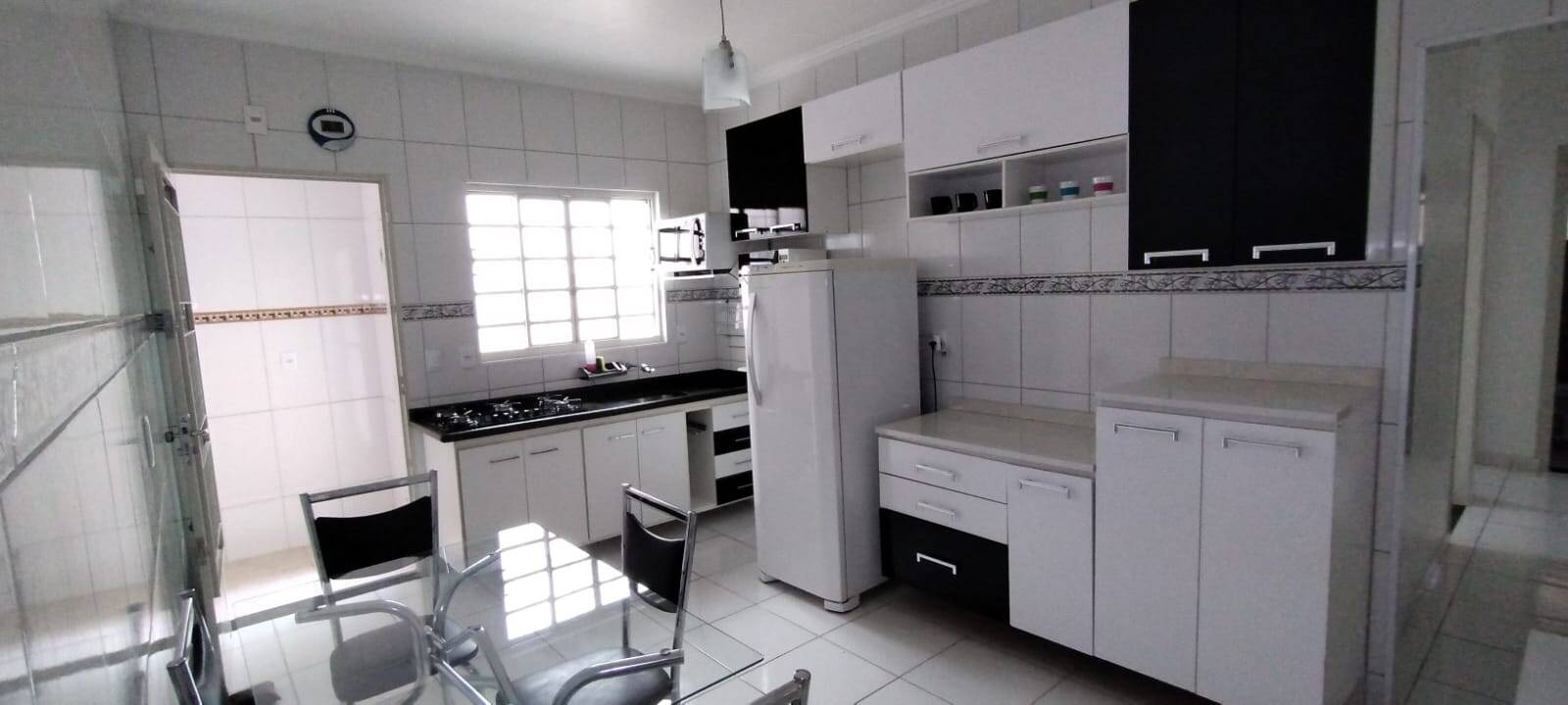 Casa à venda com 2 quartos, 68m² - Foto 9