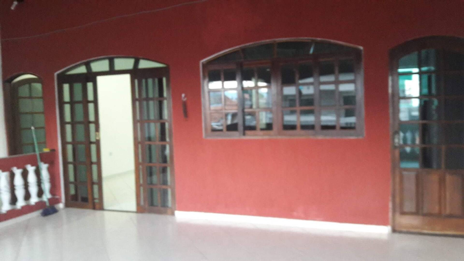 Casa à venda com 4 quartos, 150m² - Foto 1