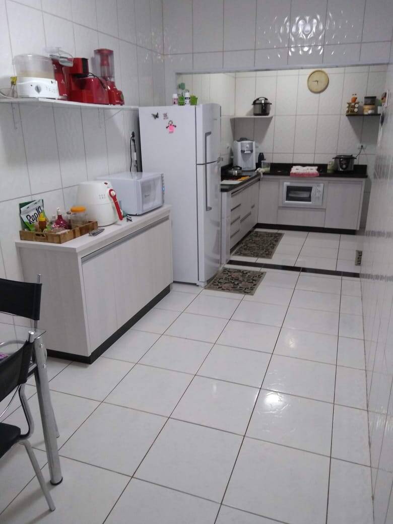 Casa à venda com 3 quartos, 80m² - Foto 3