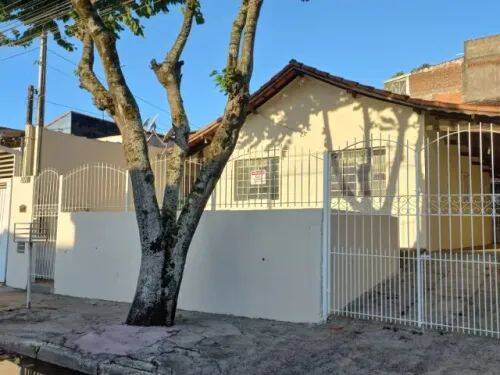 Casa à venda com 3 quartos, 140m² - Foto 2