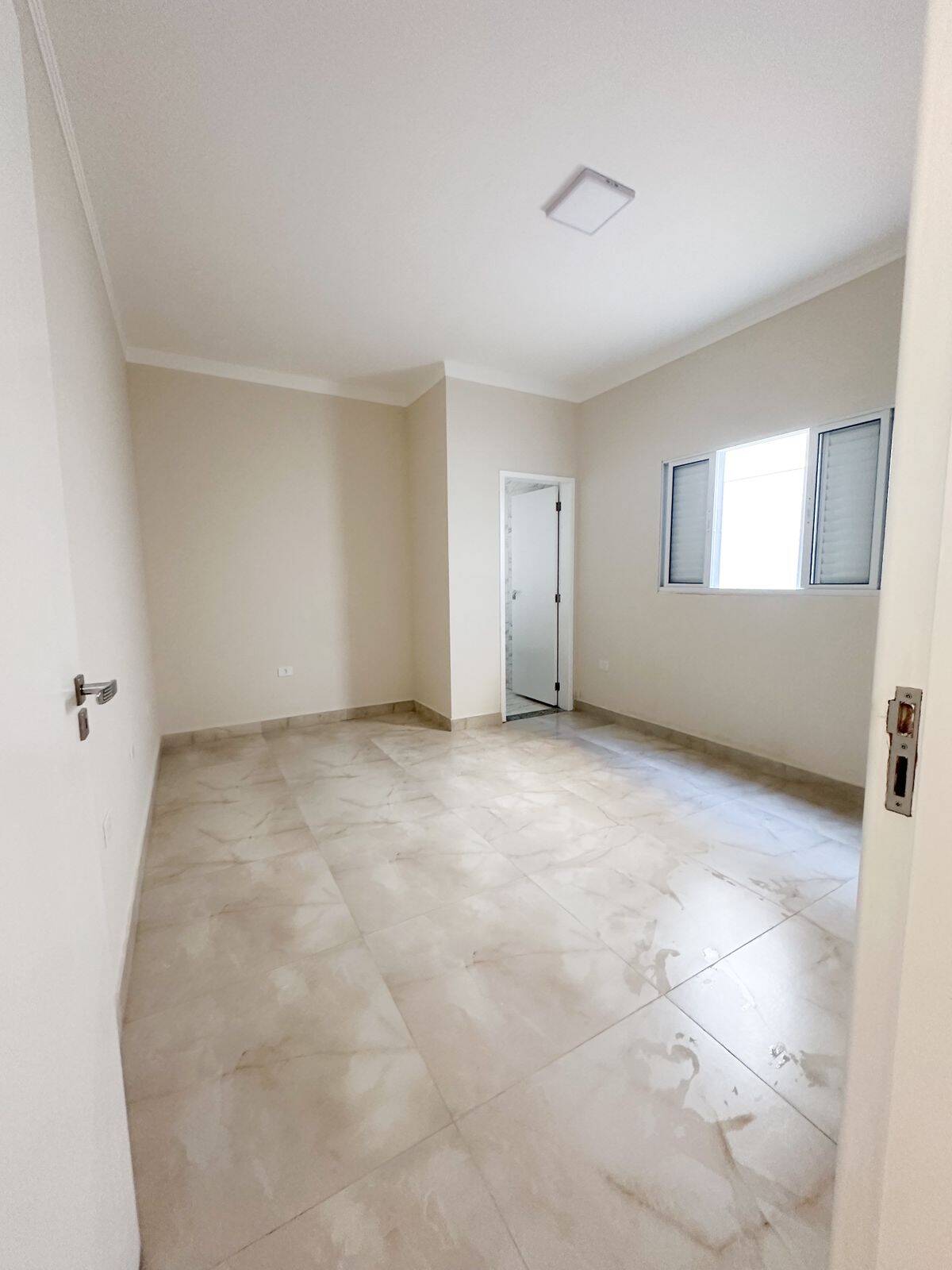 Casa à venda com 3 quartos, 143m² - Foto 5
