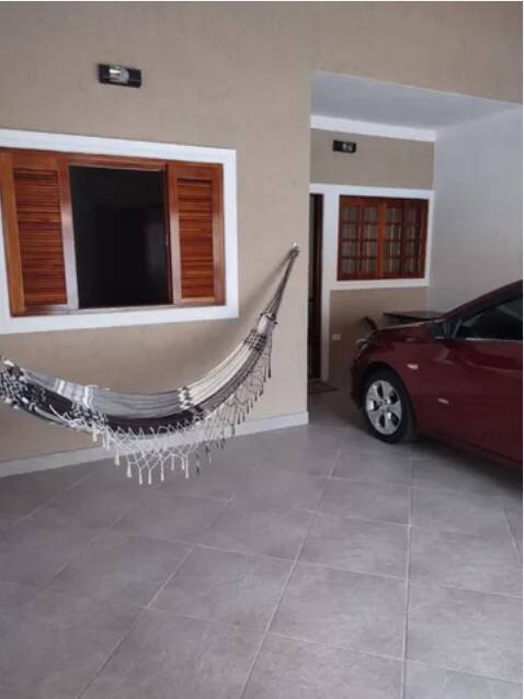 Casa à venda com 3 quartos, 91m² - Foto 1