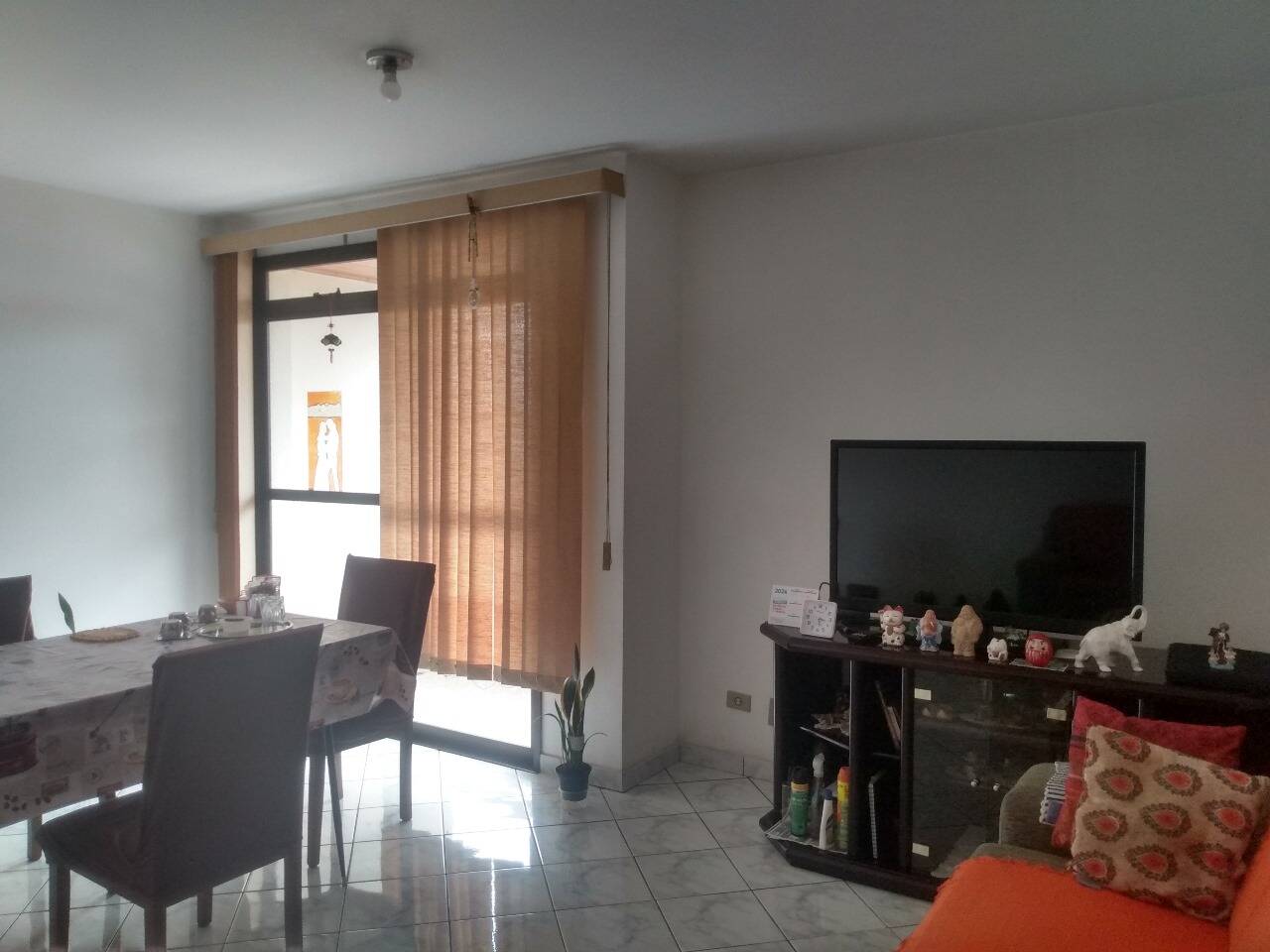 Apartamento à venda com 3 quartos, 106m² - Foto 1