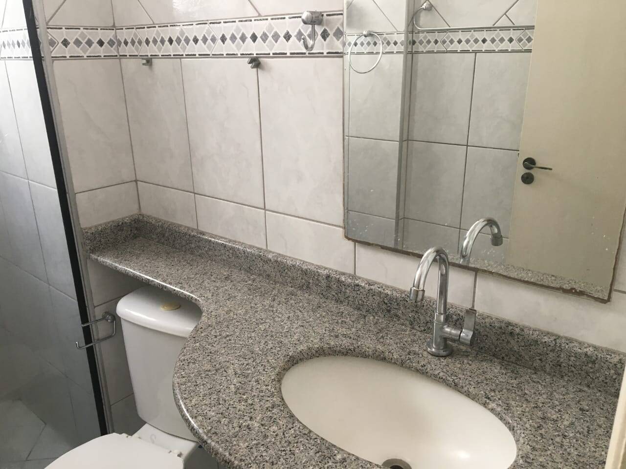 Apartamento à venda com 2 quartos, 72m² - Foto 2