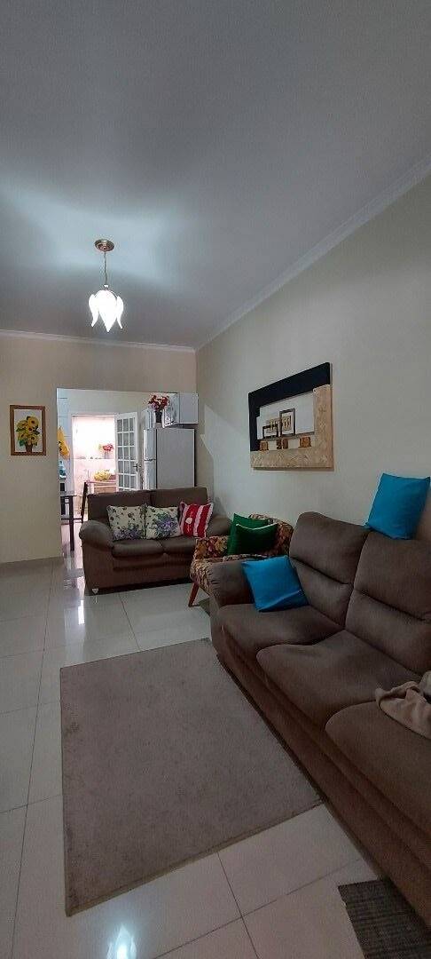 Casa à venda com 2 quartos, 60m² - Foto 3