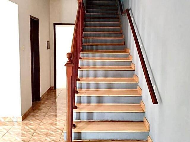Casa para Venda em São José dos Campos - 4