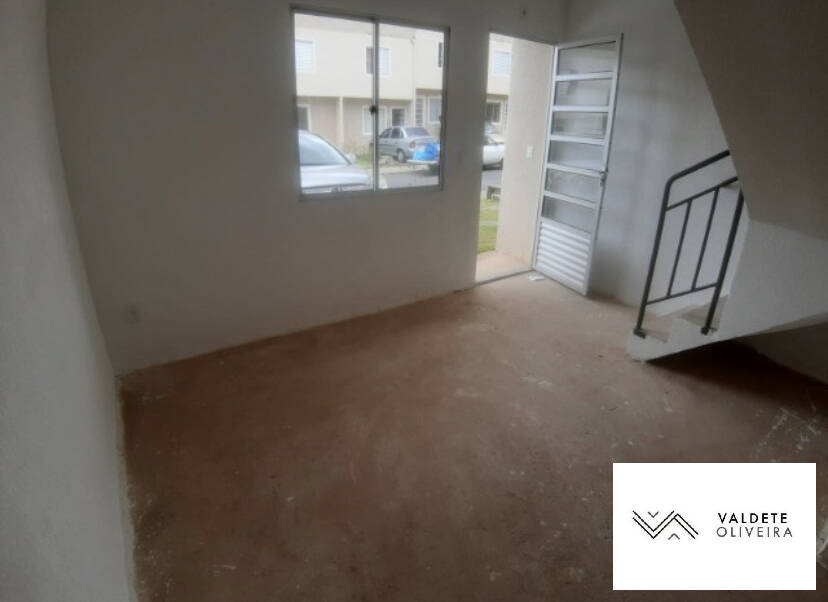 Casa à venda com 2 quartos, 55m² - Foto 3