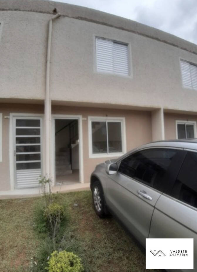 Casa à venda com 2 quartos, 55m² - Foto 1