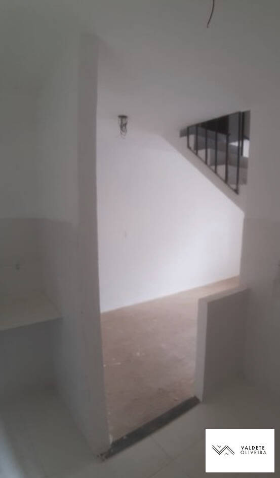Casa à venda com 2 quartos, 55m² - Foto 11