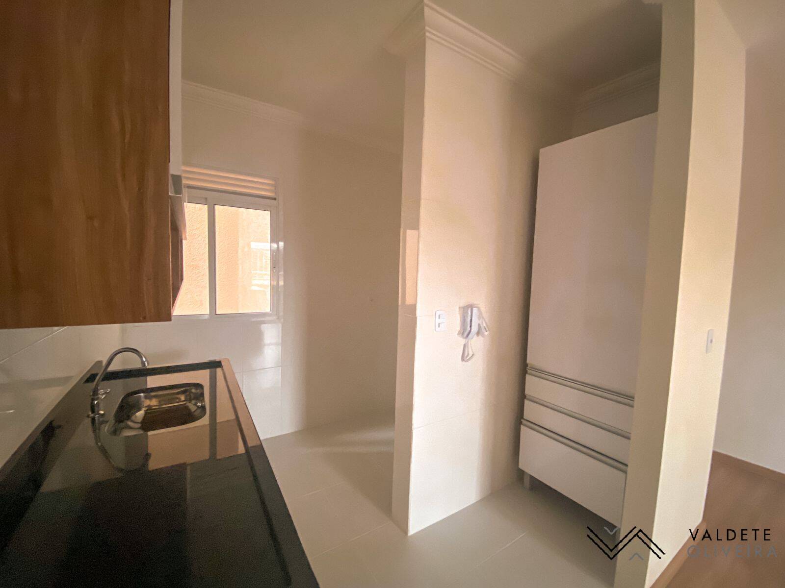 Apartamento à venda com 3 quartos, 63m² - Foto 2