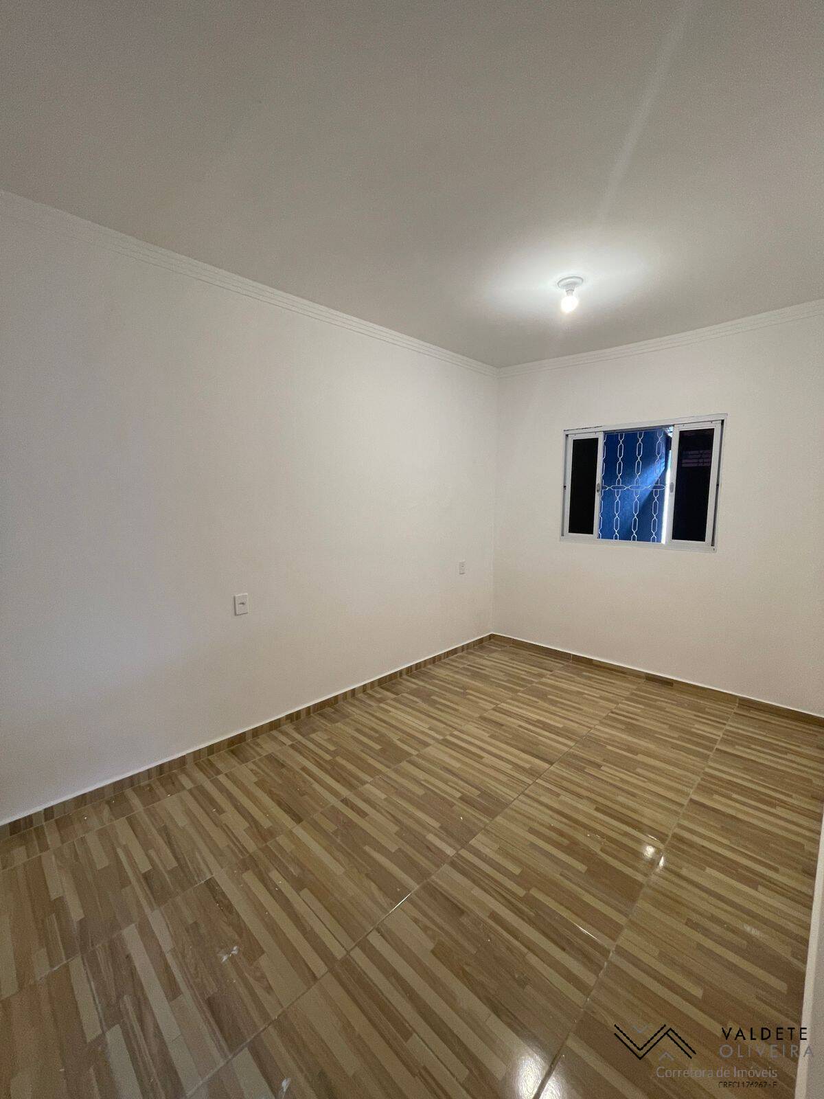 Casa à venda com 2 quartos, 74m² - Foto 4