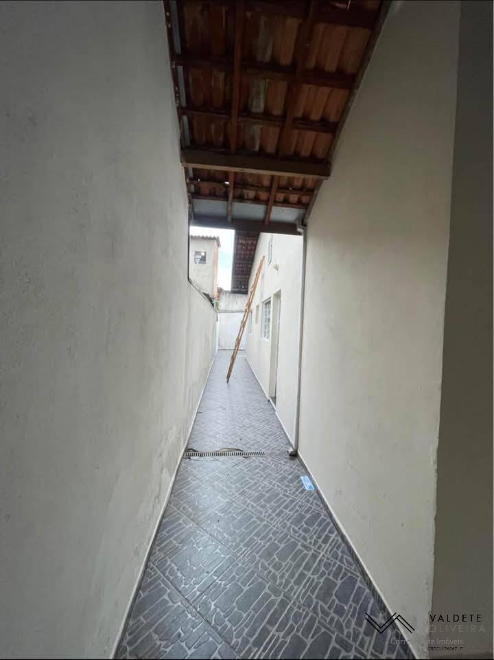 Casa à venda com 3 quartos, 80m² - Foto 4